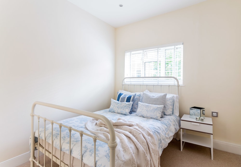 Logan Mews by Lime Street