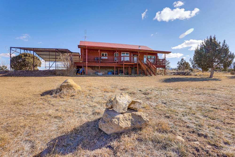 Mtn-view Escape w/ Office Space in Cortez!