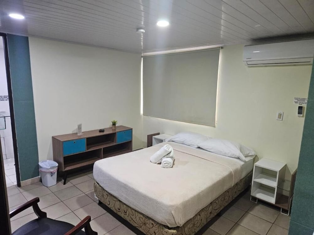 HOSTAL EL PRADO