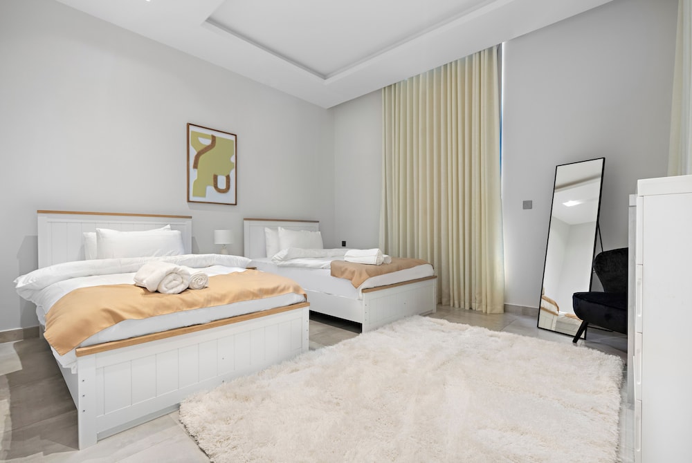Host Stay Abbey Nest