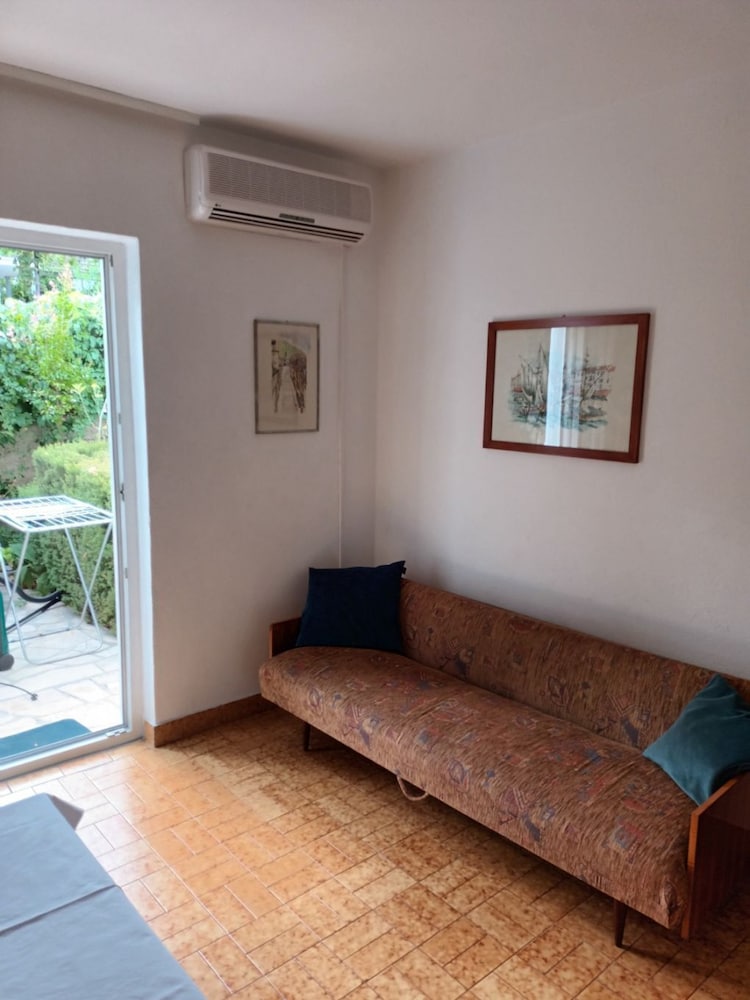 Bor - Cosy & Afordable - A1