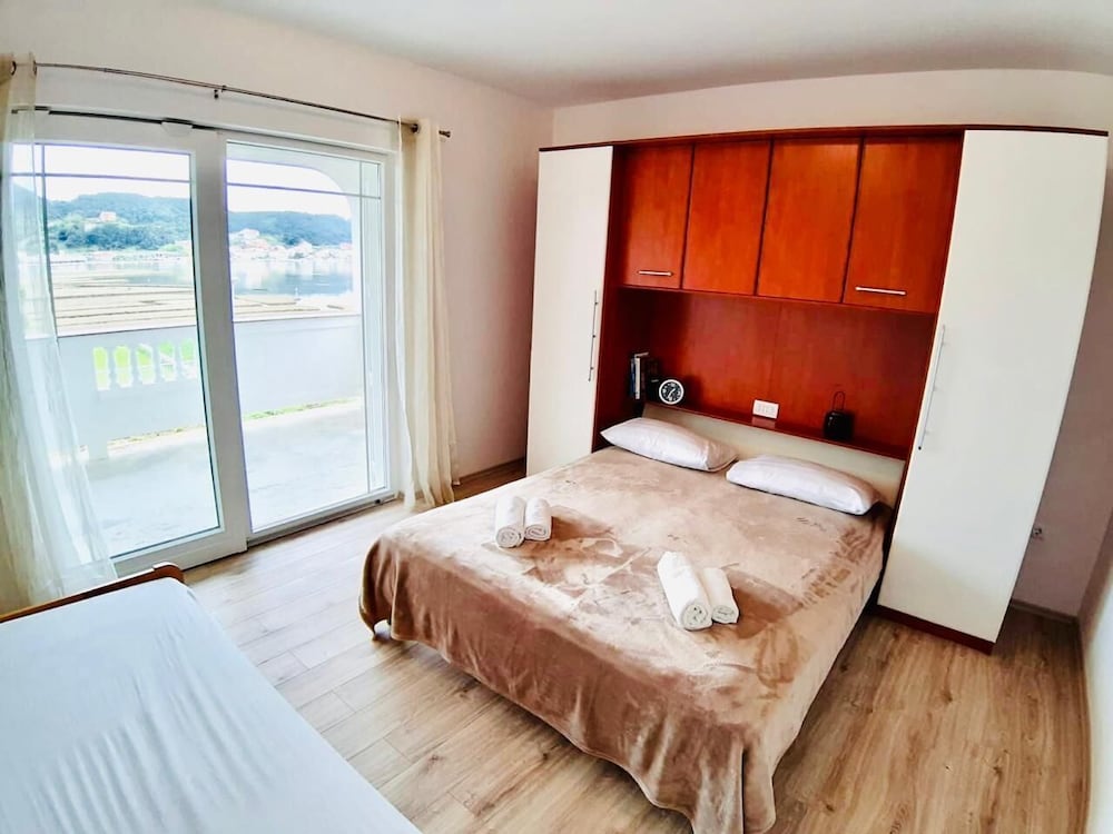 Apartments and Rooms Viskic view 5