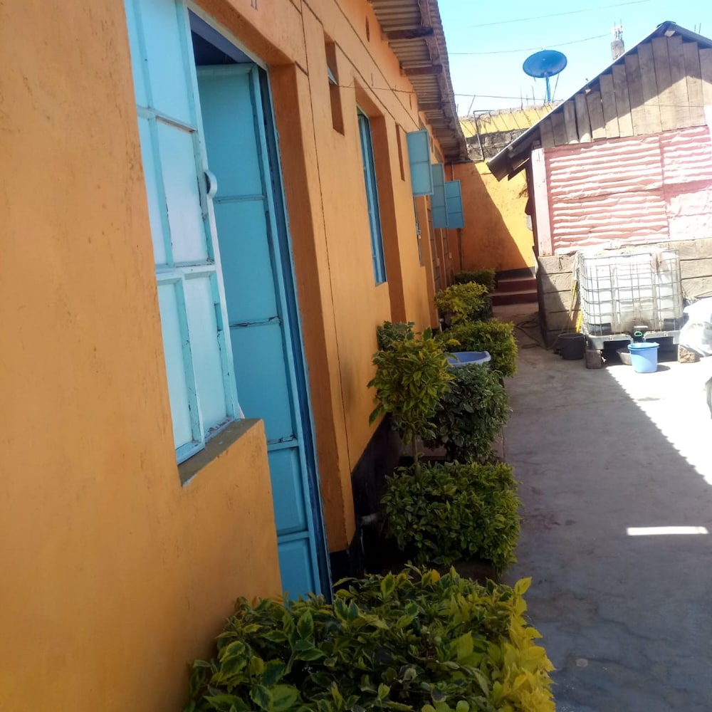 Acaliputo Guest House view 5