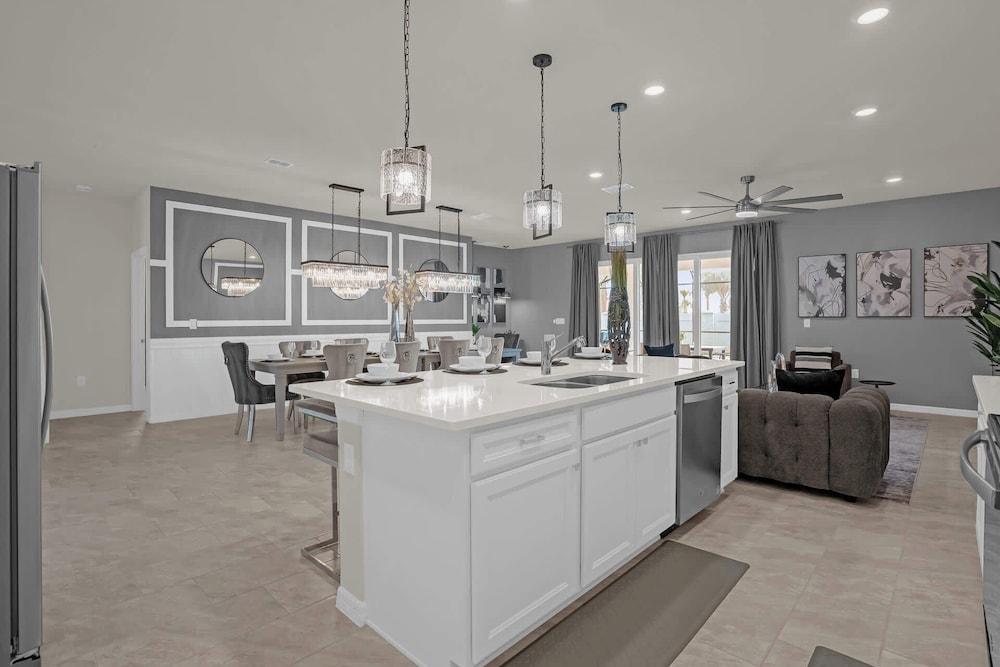 Upstay: Family Retreat w Pool, Cinema & Games Room