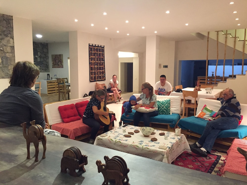 LerMont Guest House