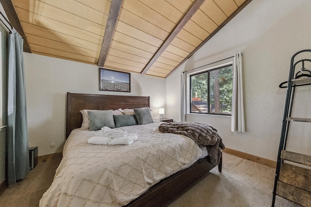 1192 Timber Lane 4 Bedroom Home