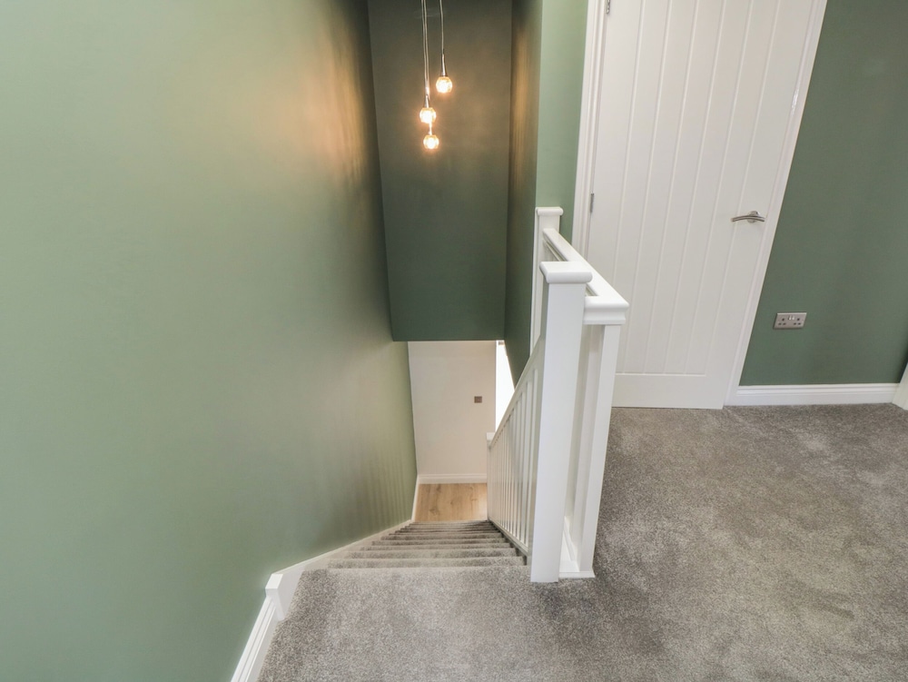 2 Staveley Cottages