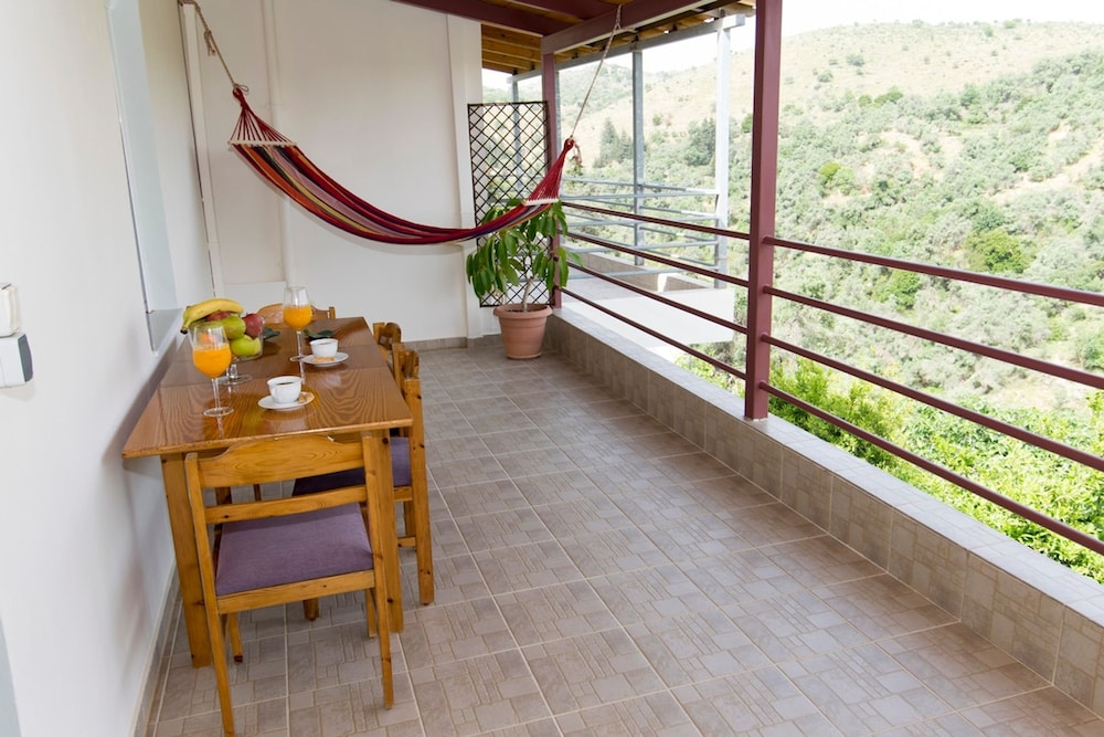Aoria Traditional House With Stuning Mountain View