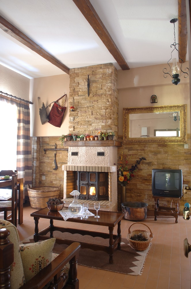 Rigas Hotel Arachova - Property Image 11