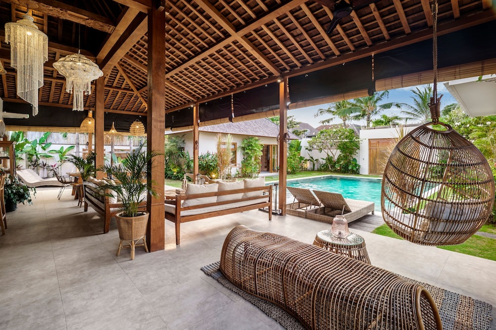 Villa Nabi by Alfred in Bali - New Family 5BR Villa Next to Seminyak Beach