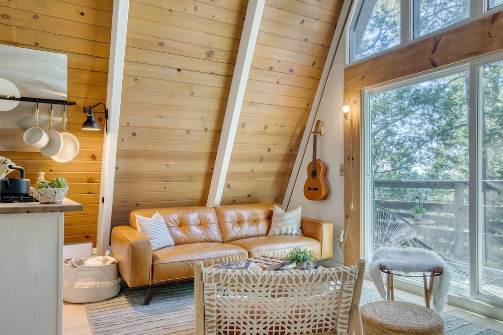 A-frame Retreat by Avantstay Modern Interiors 2 Decks Views