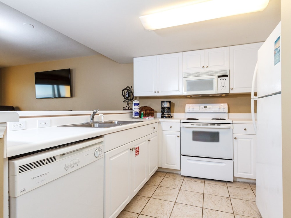 Pelican Isle 407 by Brooks and Shorey Resorts