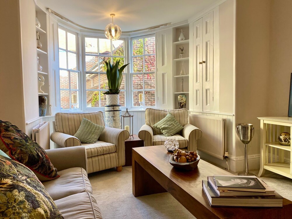 17th Century Coach House - Pet & Family Friendly