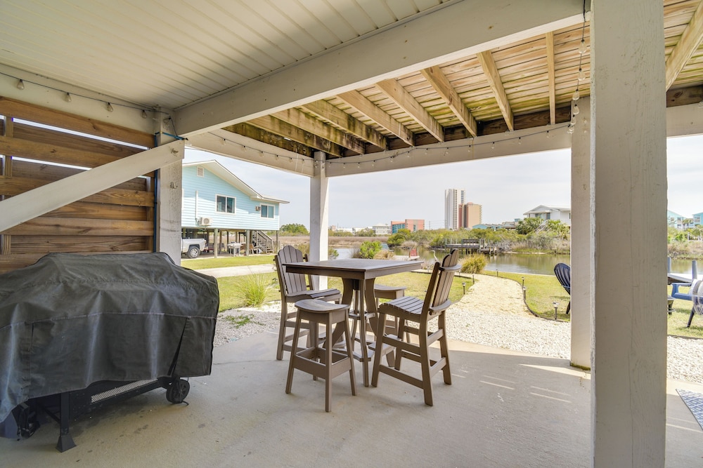 2 Blocks to Beach: Gulf Shores Getaway w/ Dock!