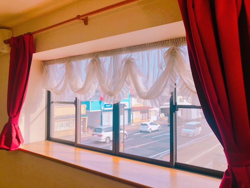 Eins Iga view 3