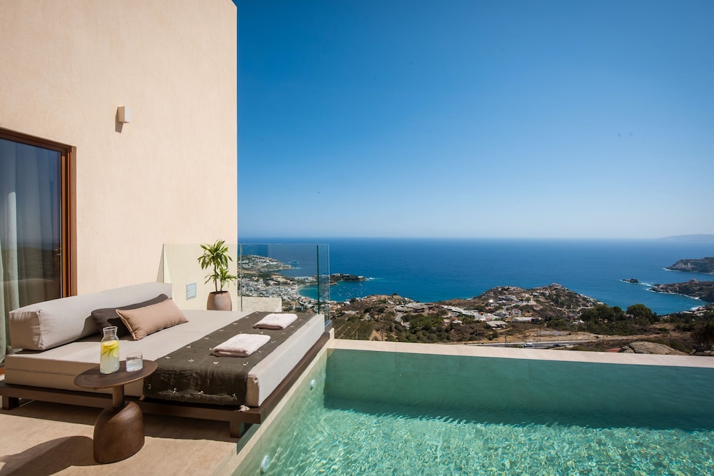 Villa Helios - Elevate Your Senses