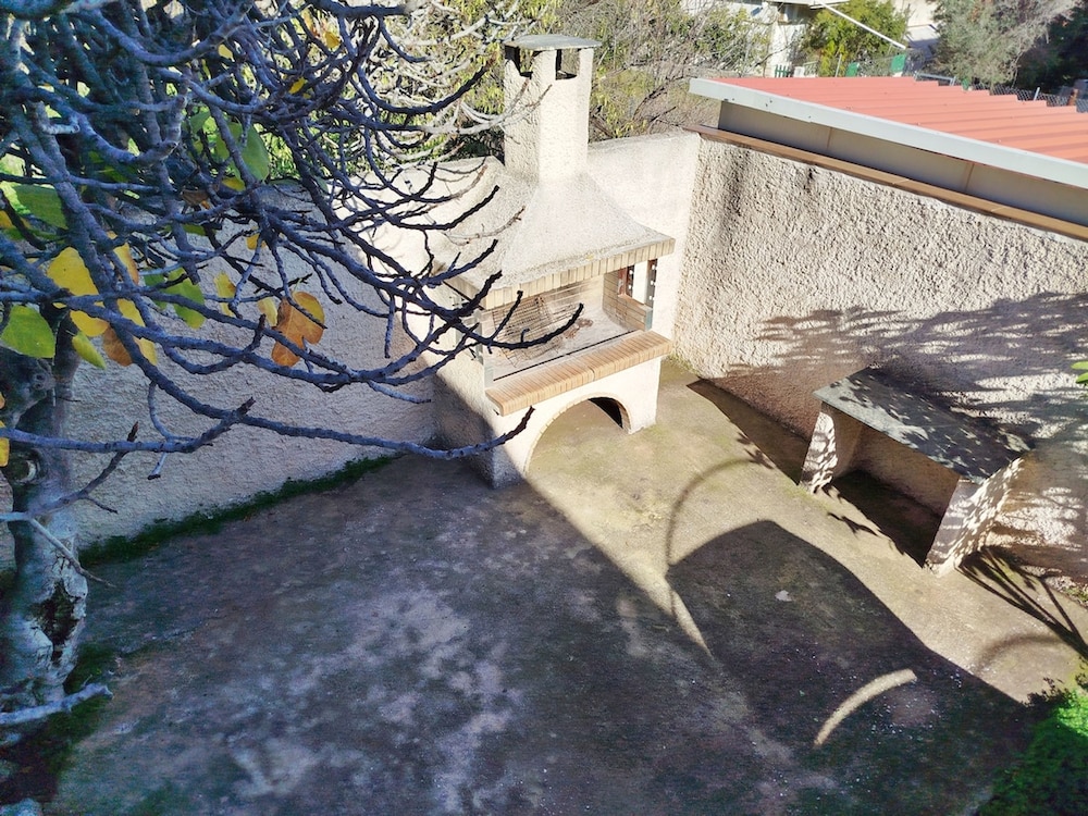 Two Bedrooms House Near Athens Airport
