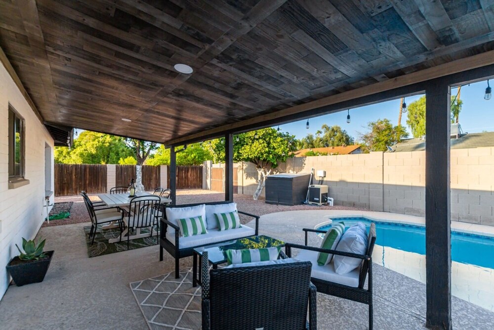 Broadway Palms Private Pool Chef Kitchen Office
