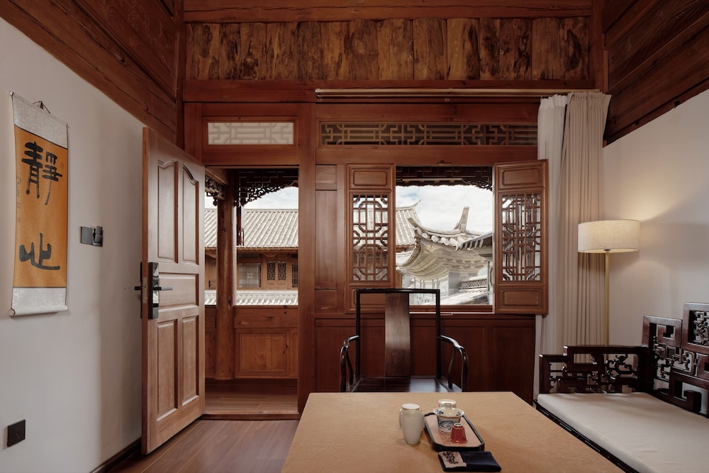 Shaxi Ancient Town Chang Le Li Chinese Courtyard Hotel