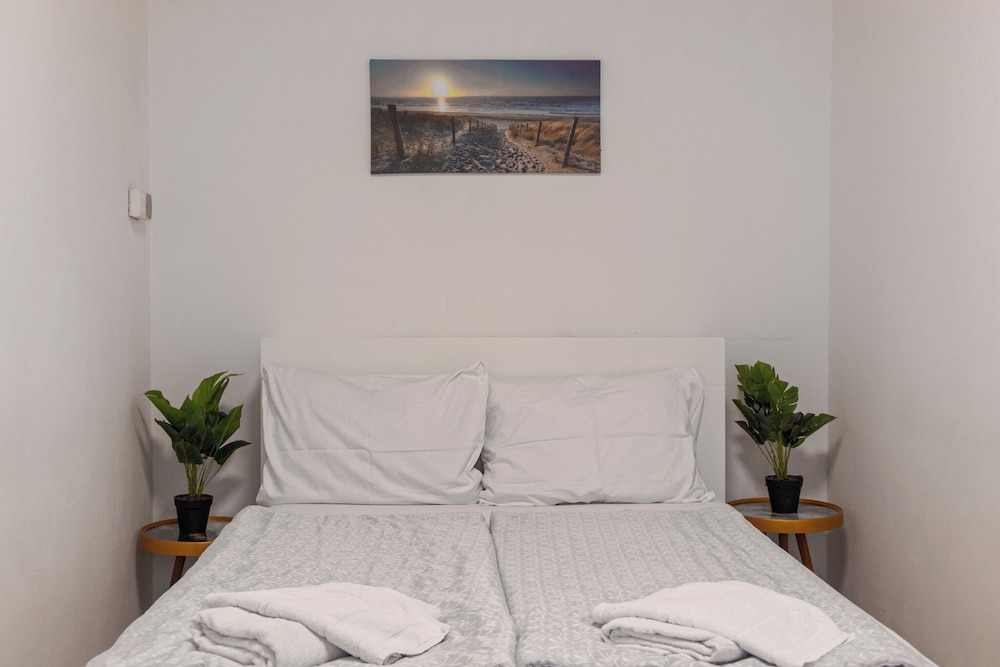 Comfortable 3BR Danube & Millenium Tower