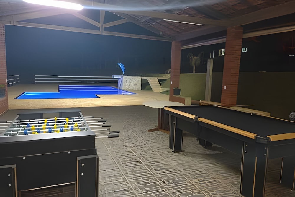 Chácara com 4 Chalés grande piscina