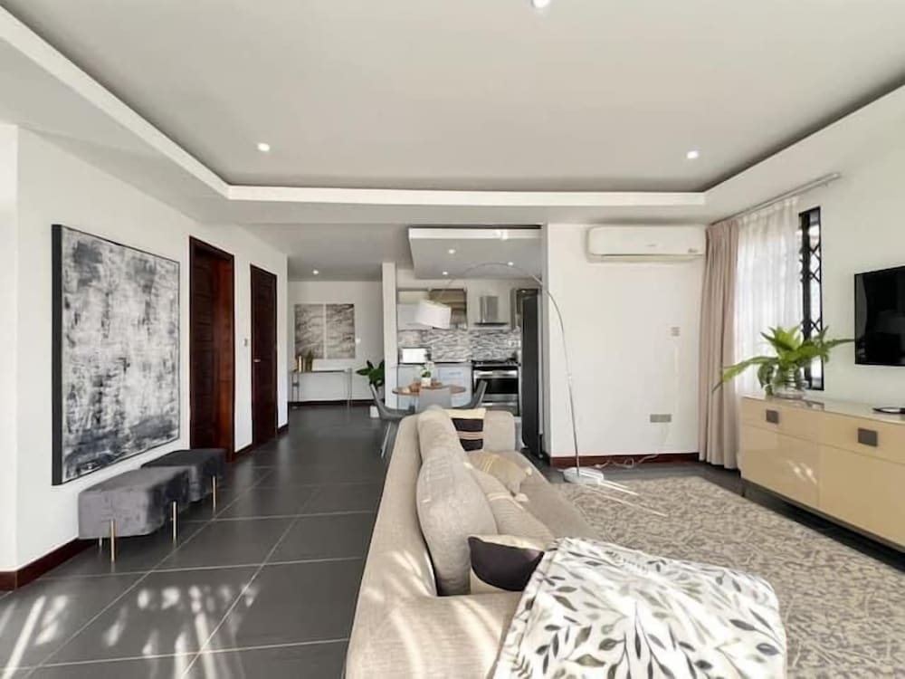 Apartment in East Airport