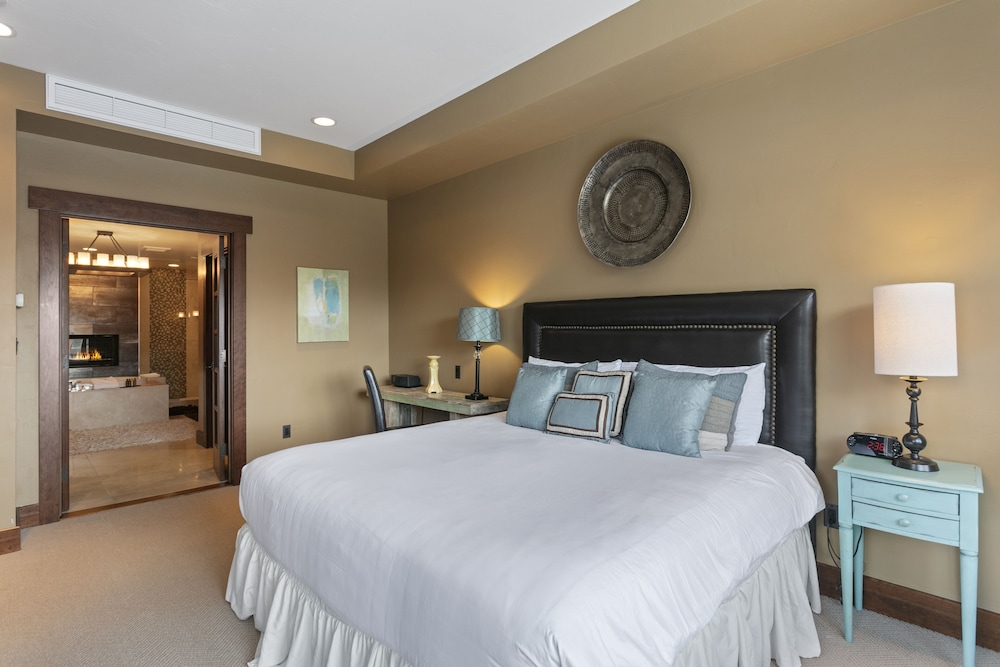 Flagstaff Lodge at Deer Valley Resort - Three Bedroom Residence #302 3 Condo