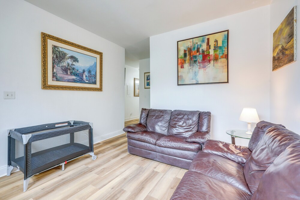 Walk to Food & Art: Condo in Historic Riverside