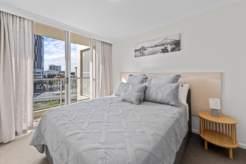 Prime City Residence With Pool, Gym and Parking