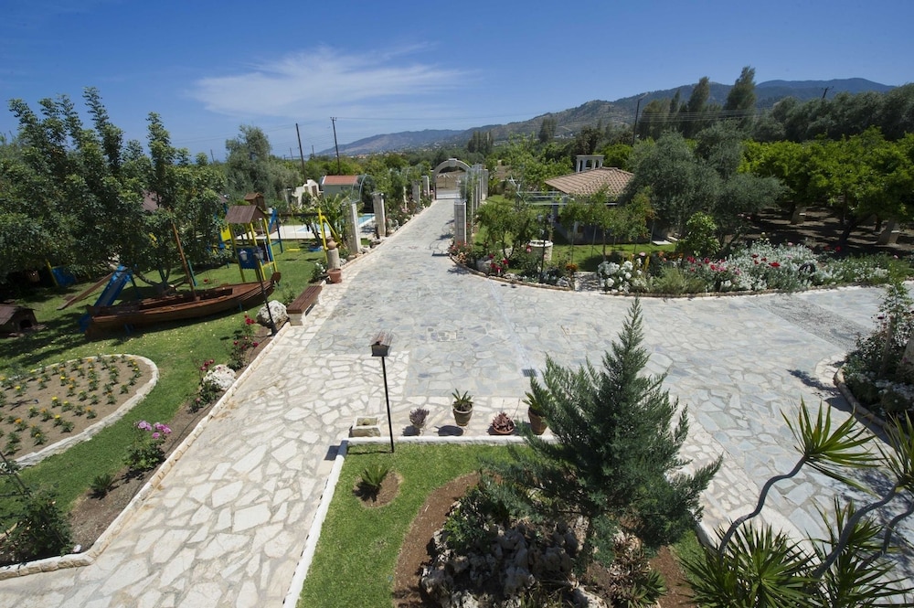 Constantinos Villa