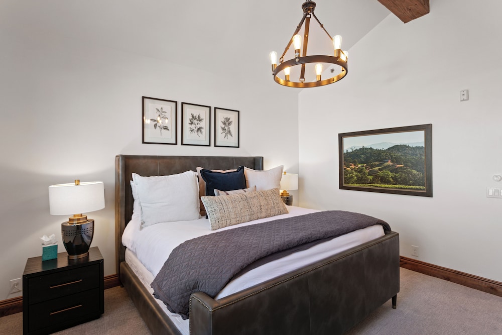 Grand Lodge - Penthouse #505 - Ski-in/ski-out 5 Bedroom Condo