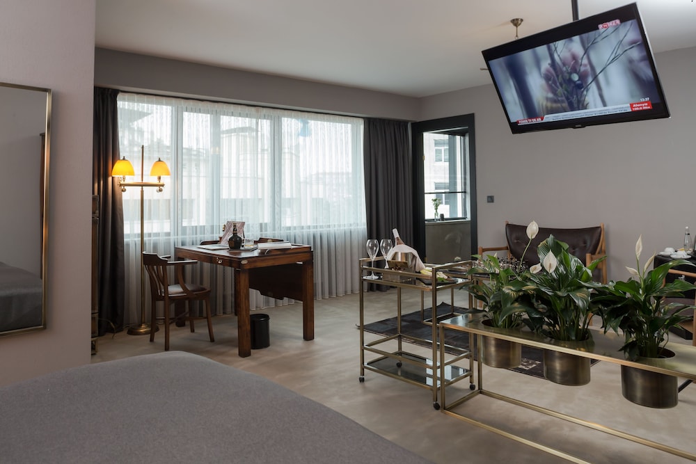 Hotel Cinnah - Image 12