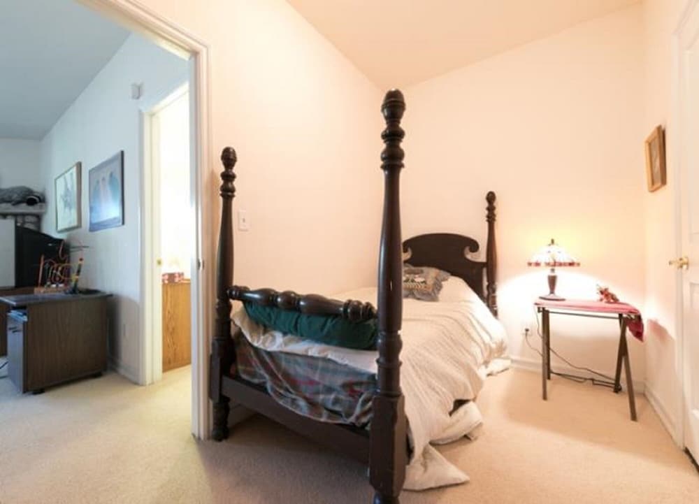 Light And Bright 3 Bedroom Home by RedAwning