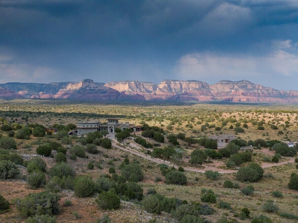 The Sanctuary at Sacred Mesa-infinity Pool-sedona