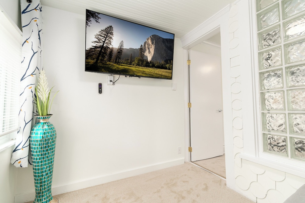 Beehive by Cloud Dream Homes