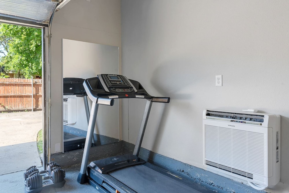 Play Stay Dallas Home w Gym Gameroom Wifi