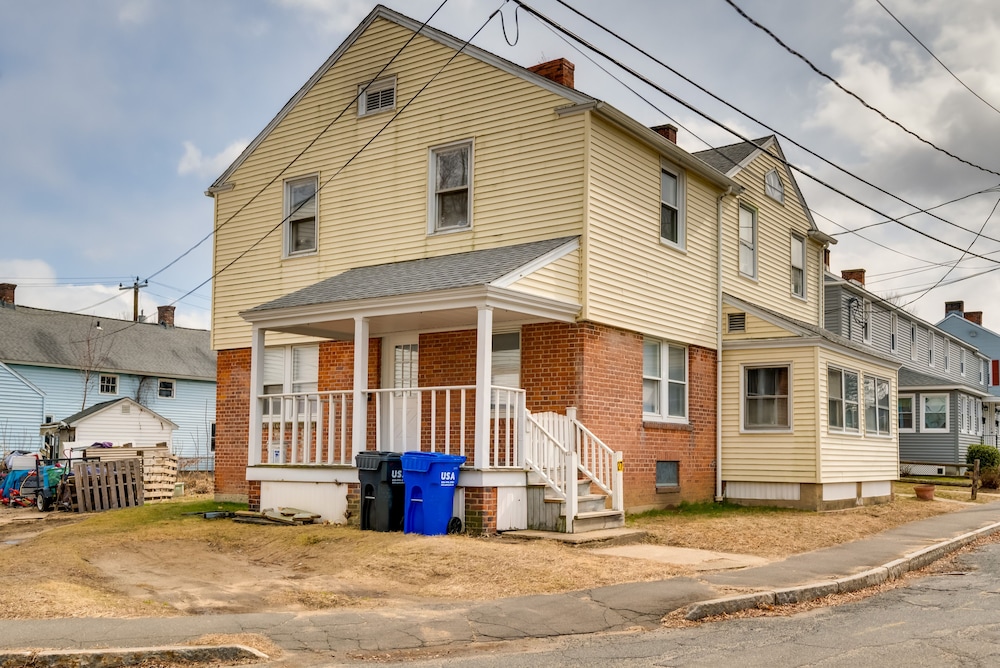 Easthampton Vacation Rental - Walk to Breweries! view 5