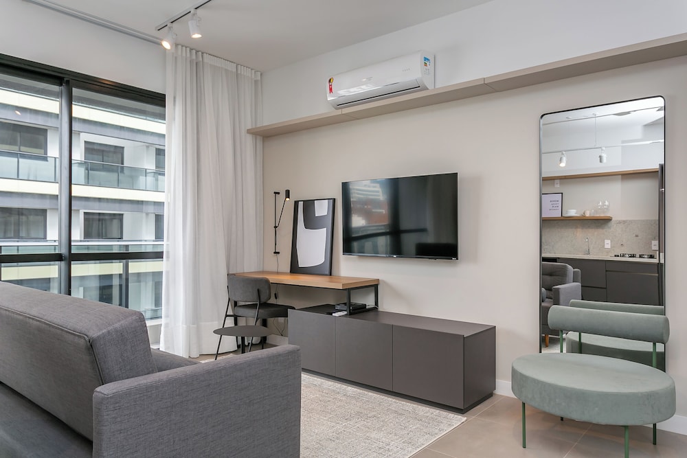 Studios Tower by Viva - Prédio com piscina e estacionamento no centro de Floripa