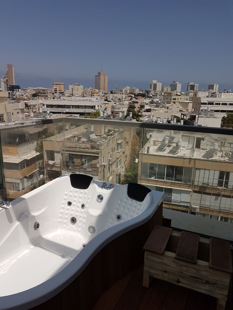 Luxury Apartment in Tel Aviv