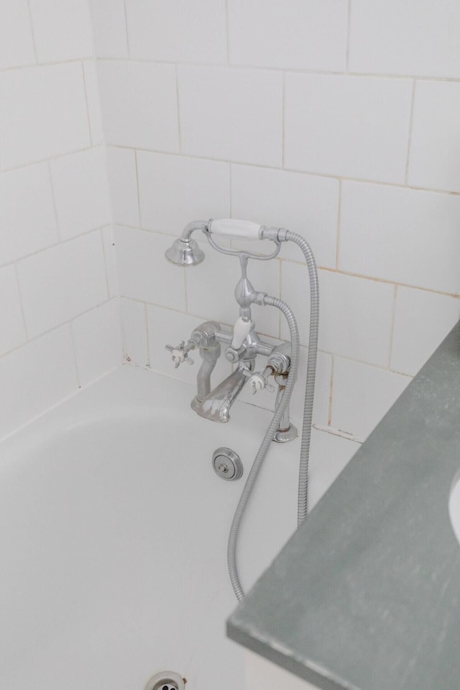 Scandi-style 2BD Maisonette W/garden Brick Lane!