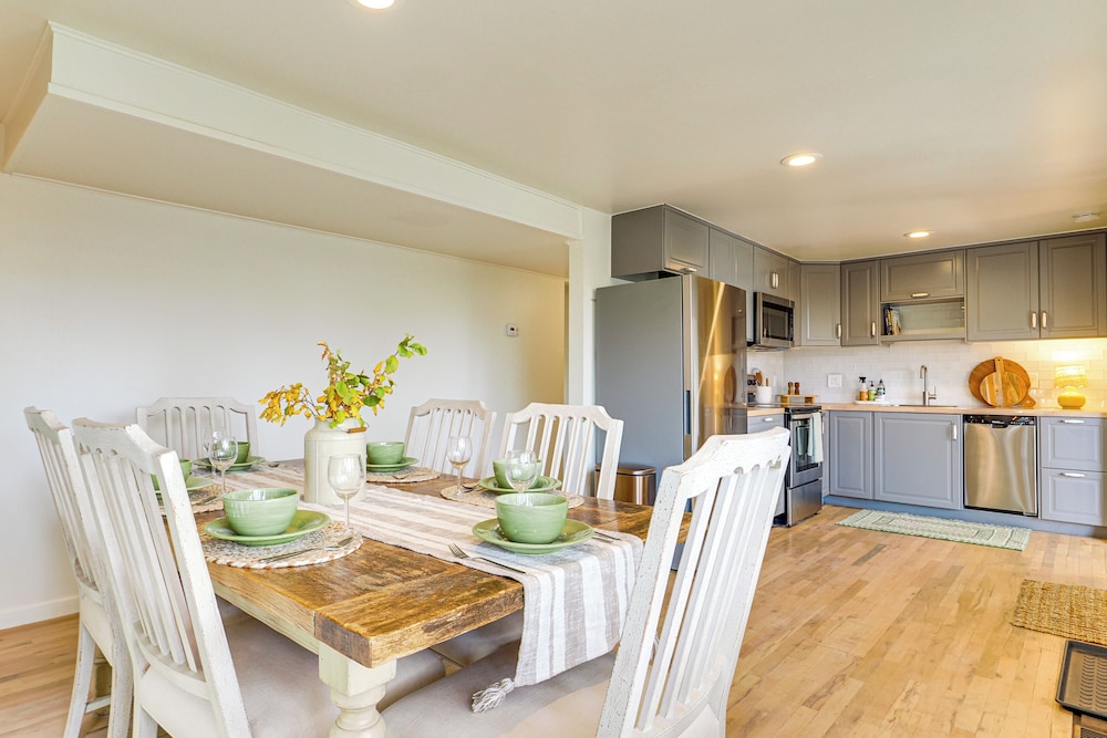5 Mi to Hogle Zoo: Modern Retreat w/ Spacious Yard, photo 13