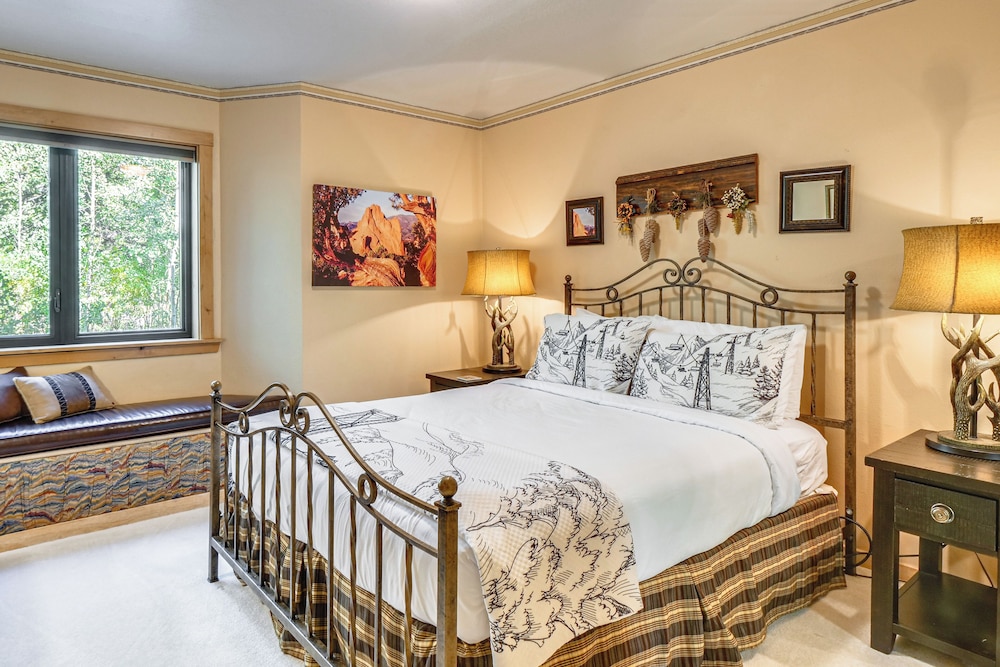 Steps to Ski Shuttle: Breckenridge Home w/ Hot Tub