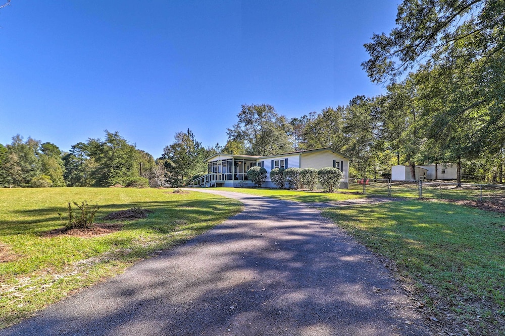 Updated Lake Sinclair Home w/ Dock Access! view 2