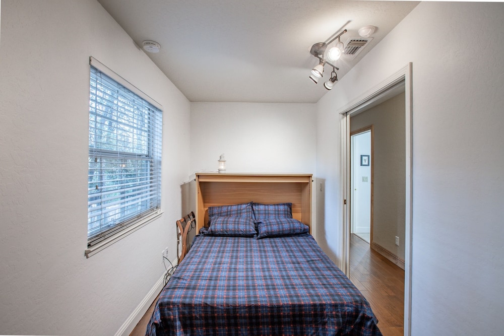 Mountain Retreat with Hot Tub Pool Table - Just over 1 hour to Squaw Valley Resort! by RedAwning - Property Image 1