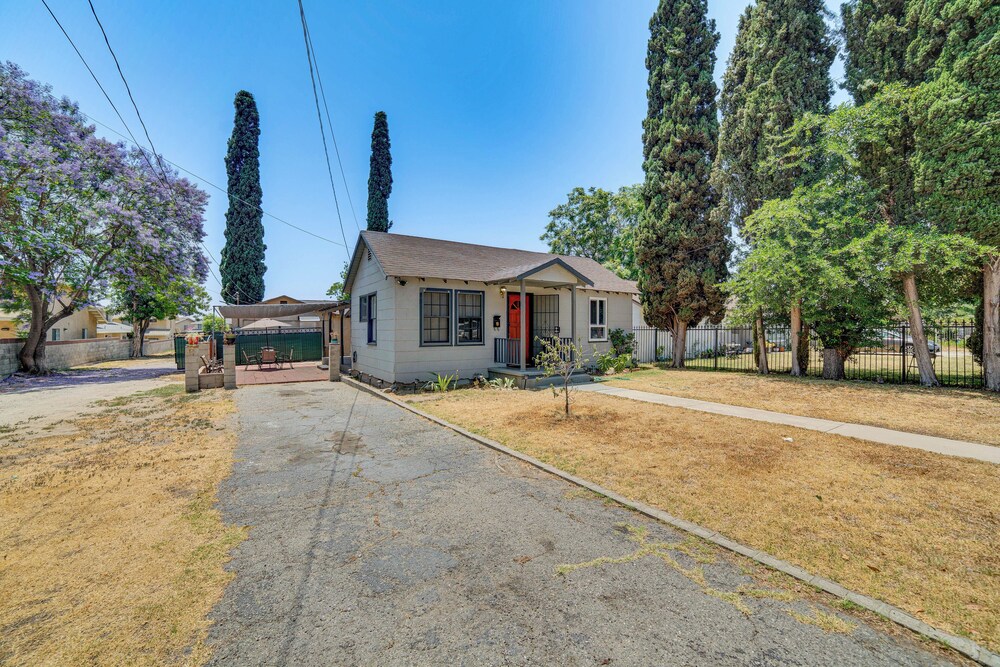 3 Mi to Airport: Pet-friendly Home in Ontario Home