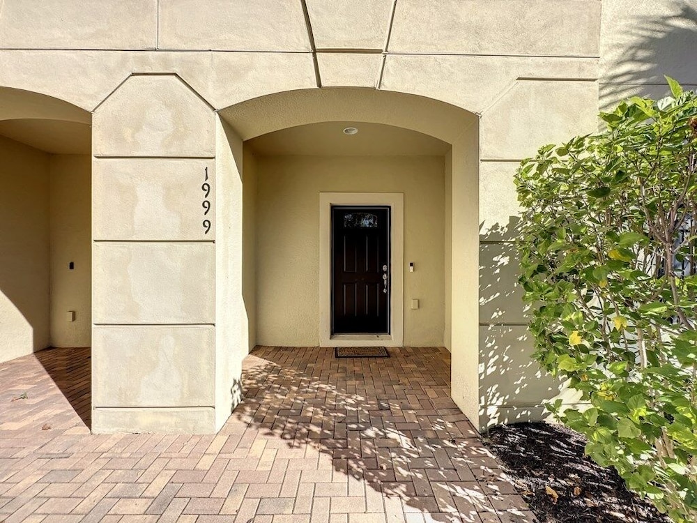Windsor-5 Bed W/splashpool-3801ww 5 Bedroom Townhouse by RedAwning view 3