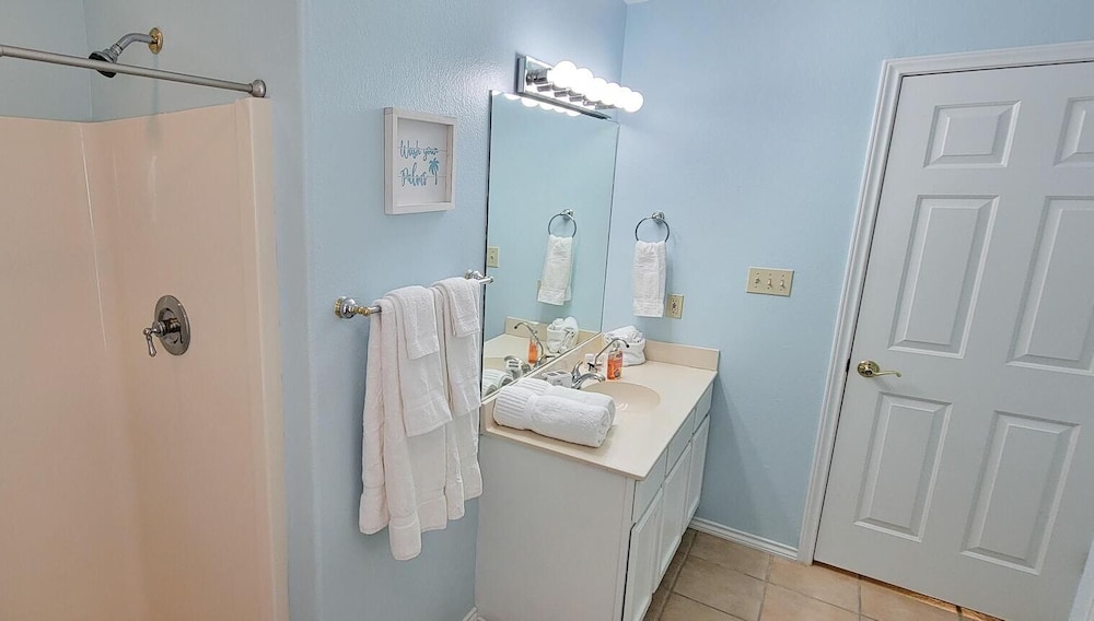 Tranquil Turquoise Retreat