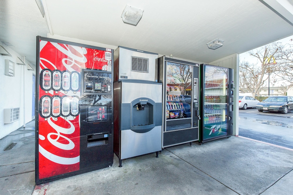 Motel 6 Hayward, CA – Silicon Valley Gateway
