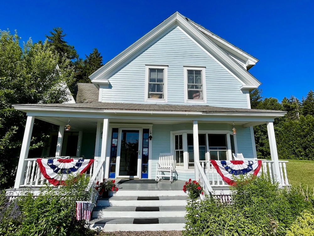 Hotel Elsa's Inn on the Harbor - Image 1