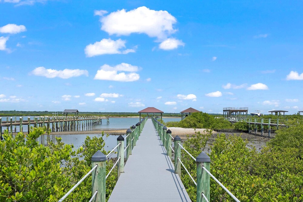 Sparkling Pool Balcony Sunsets Pool Table Dock